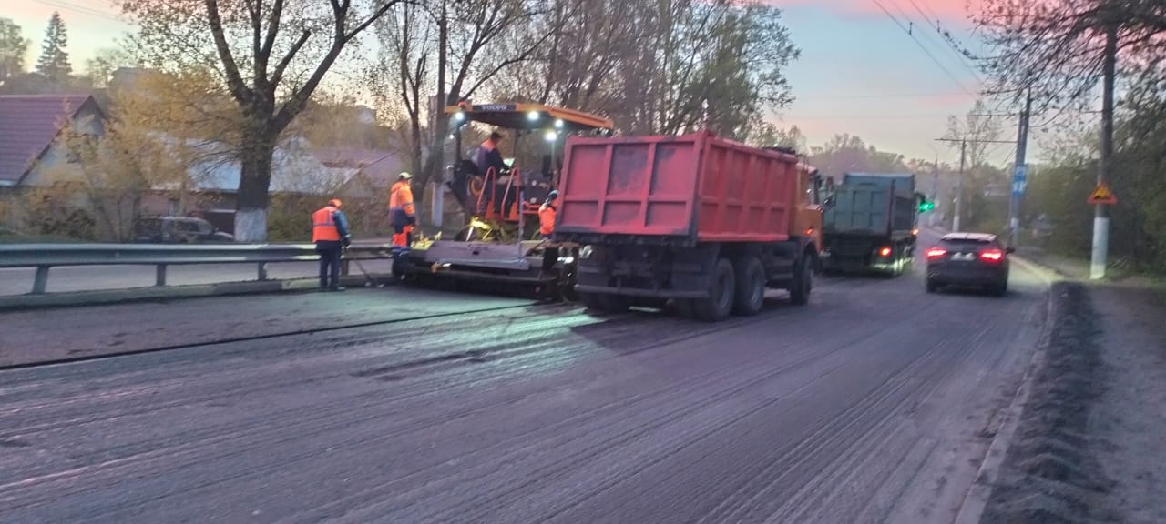 По национальному проекту «Безопасные качественные дороги» в Советском районе Брянска продолжается капитальный ремонт улицы Ка...