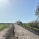 В Севском районе Брянской области идет ремонт автодороги «Украина» - Грудская. Обновят участок дороги, протяженностью 5,7 км....