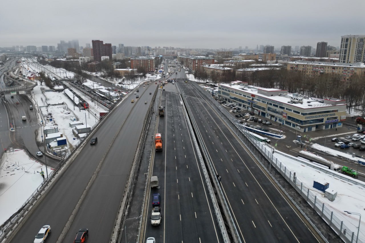 Поехали! Обновленный Дмитровский путепровод открыт. Работы по реконструкции объекта шли с 2020 года. Теперь горожанам будет у...