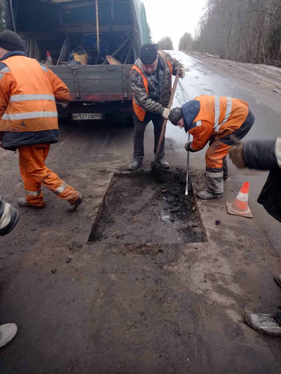 Межсезонье - период, когда дорожники отходят от зимних работ и двигаются в сторону летнего сезона.У весны - свои капризы: ноч...