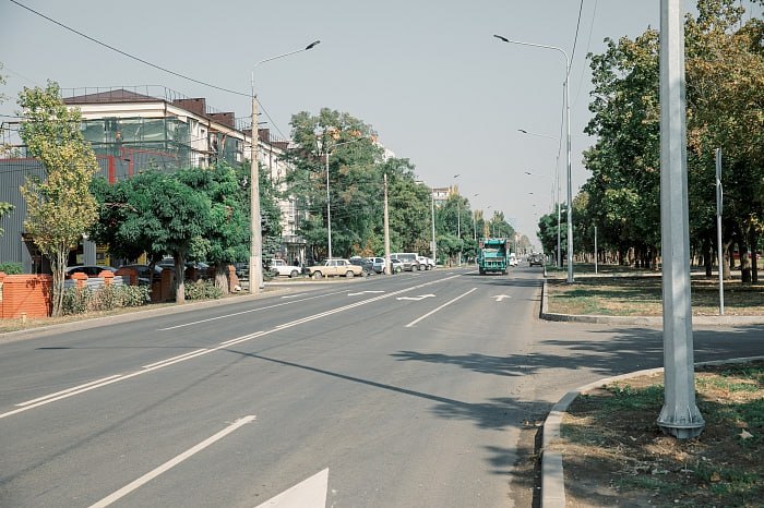 Дорожники уложили асфальтобетон на более 46 км улиц МариуполяГоскомпания «Автодор» совместно с подрядными организациями завер...