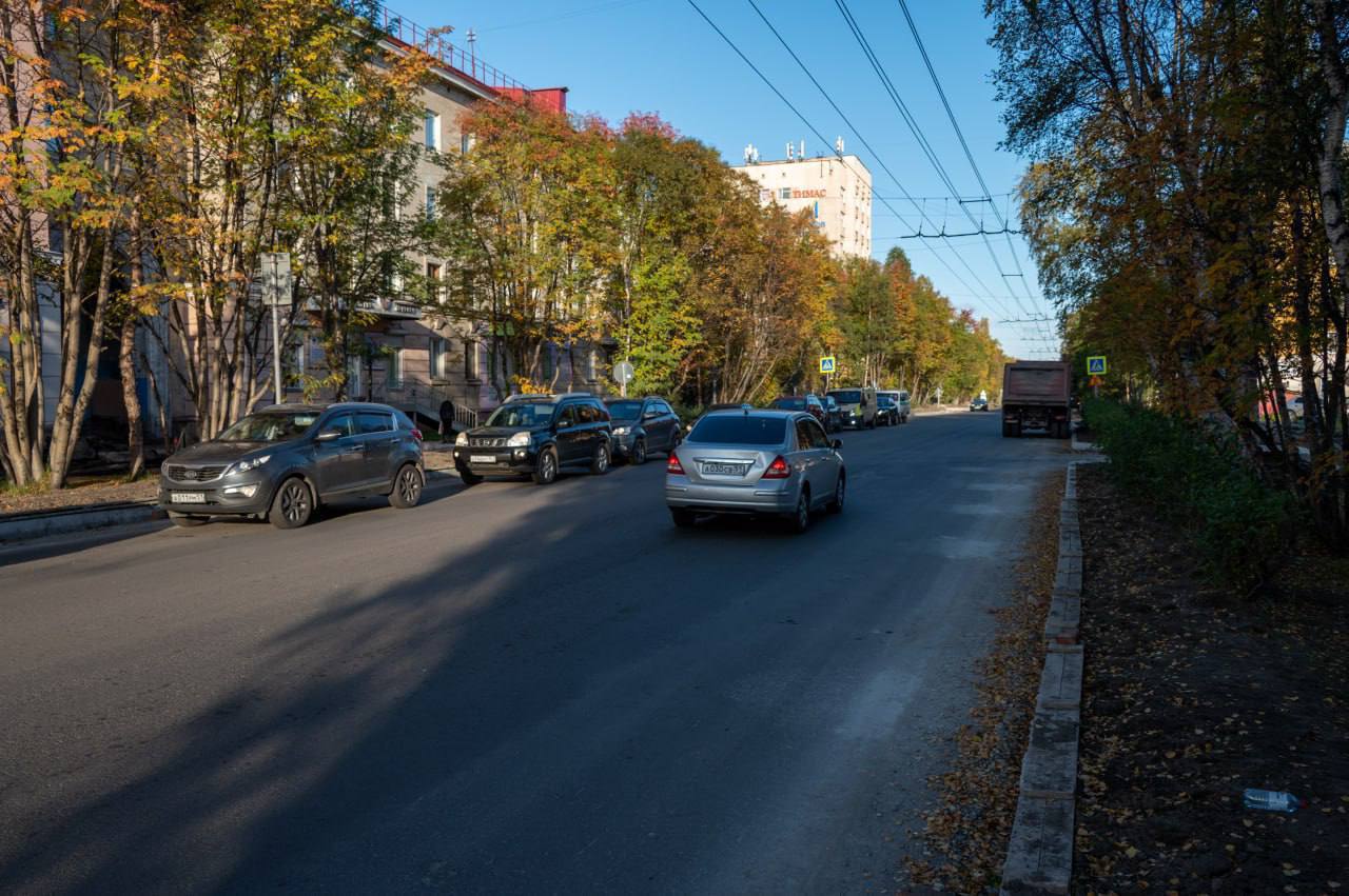 Нацпроект «Безопасные качественные дороги» В Мурманске продолжаются работы на трех участках.Два - в высокой степени готовност...