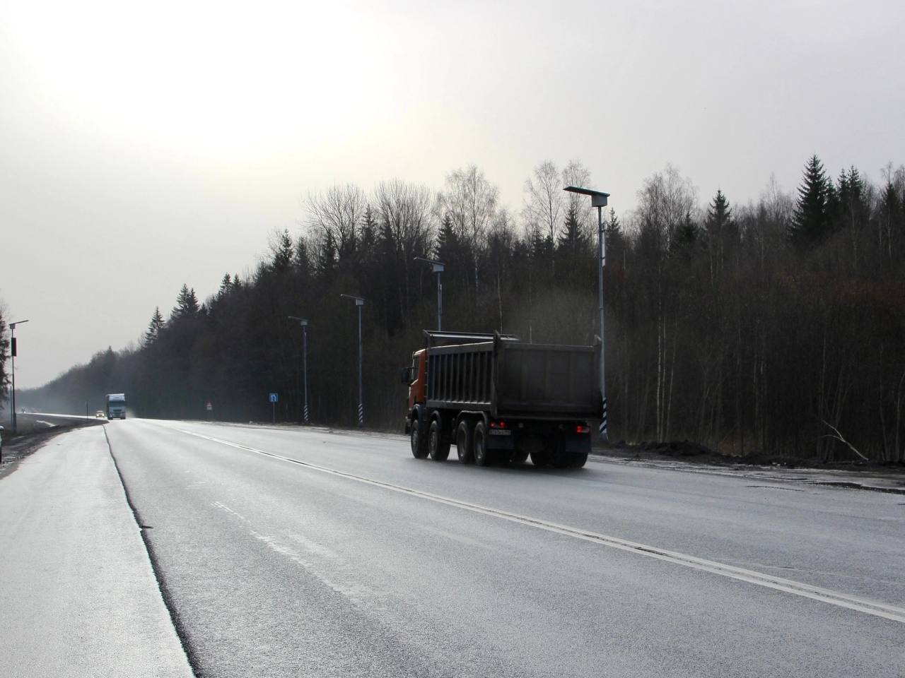 В Новгородской области начались гарантийные обследования региональных дорогЕжегодно специальная комиссия проводит обследовани...