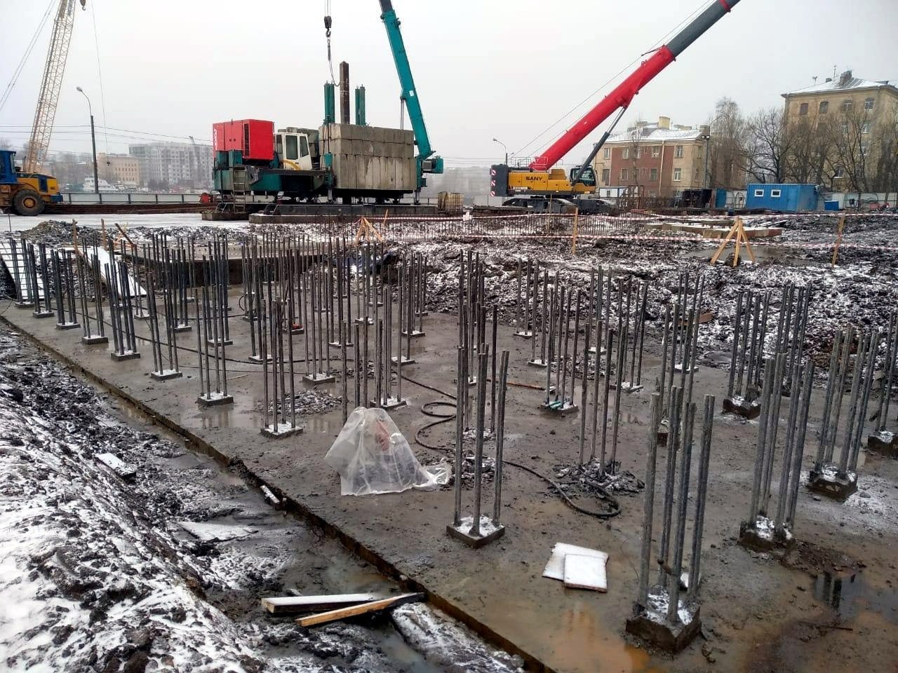 Новости со строительной площадки Большого Смоленского мостаНа левом берегу Невы забетонировали первую стойку опоры эстакады,...