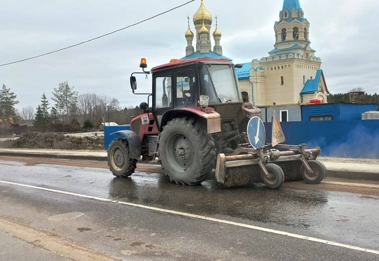 Сезон весенней зачистки на дорогах Ленобласти открытПараллельно с просушкой (о ней писали ранее) на всех участках стартовали...