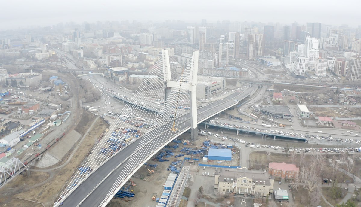 Один из двух тоннельных путепроводов строящегося мостового перехода в Новосибирске готов на 83%