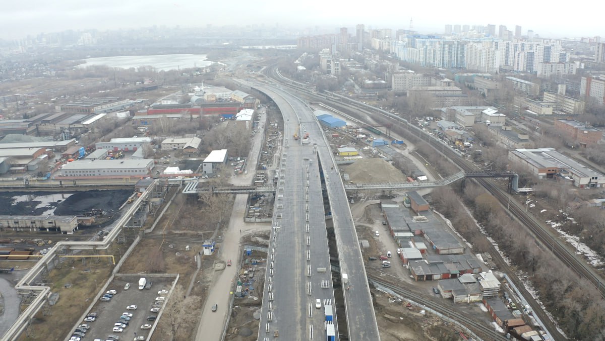 Один из двух тоннельных путепроводов строящегося мостового перехода в Новосибирске готов на 83%