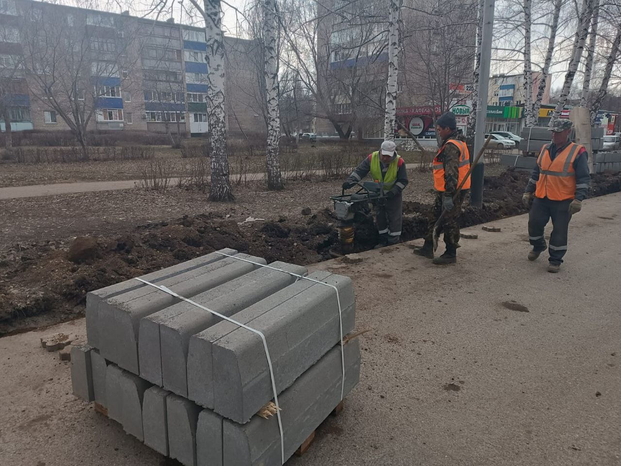 Дорожники Башкортостана приступили к работам. В этом году в нашей республике раньше обычного установилась теплая погода . Поэ...