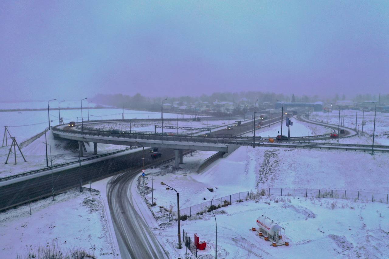 По Московскому шоссе в Ям-Ижоре сильно проще ехать: там больше нет левых поворотов. Кто еще не был — велкам проверить новую р...