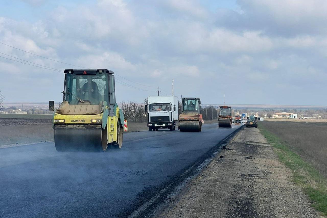 Динамично развивается дорожно-транспортная отрасль. На её развитие в прошлом году выделено более 80 млрд. руб. Это позволило...