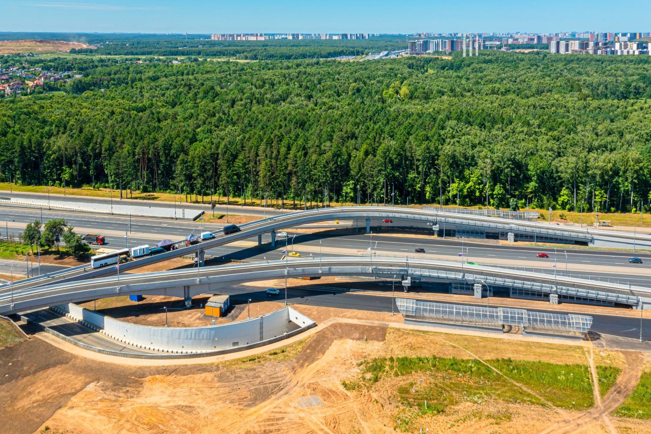 Фото дня: эстакада, связывающая АДЦ «Коммунарка» с Калужским шоссеФото: АО «Мосинжпроект»