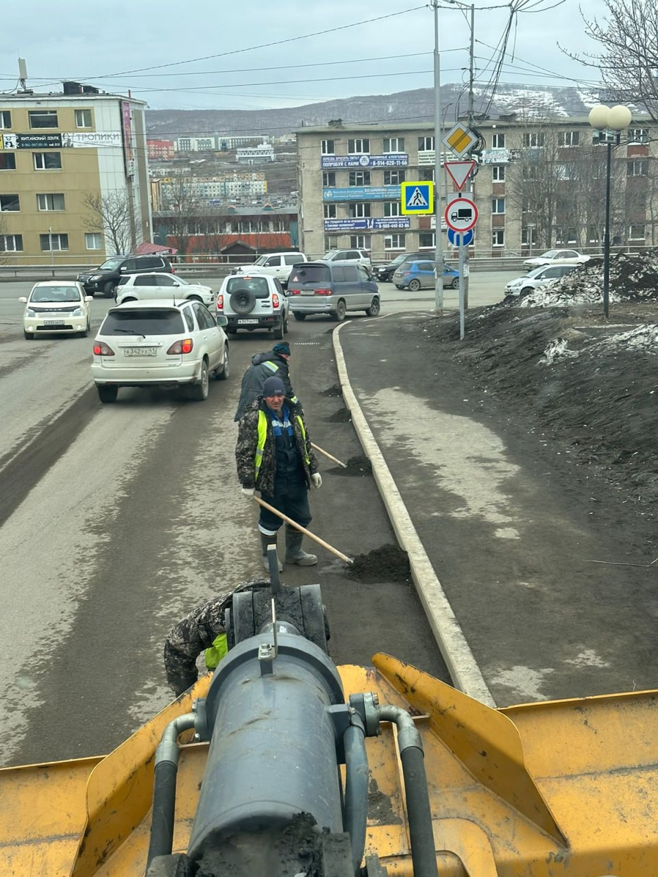 Город день за днем22 апреля 2024 годаДорожные службы продолжают весеннюю уборку городских улиц, внутриквартальных проездов.Ра...