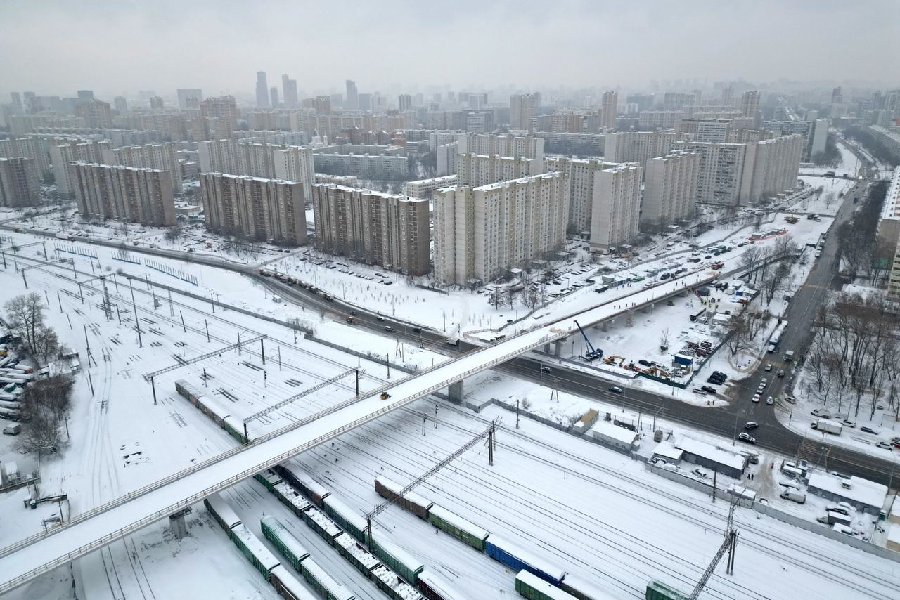 Север и северо-восток Москвы станут еще ближе: через пути МЦД-1 у станции Бескудниково строится путепровод длиной 650 метров....