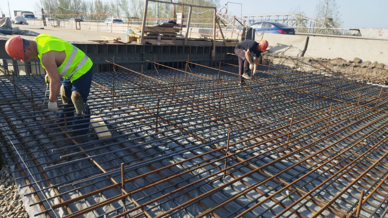 В Уфе строительная готовность Шакшинского моста к текущему моменту достигла 43%. Капитальный ремонт сооружения ведется в рамк...