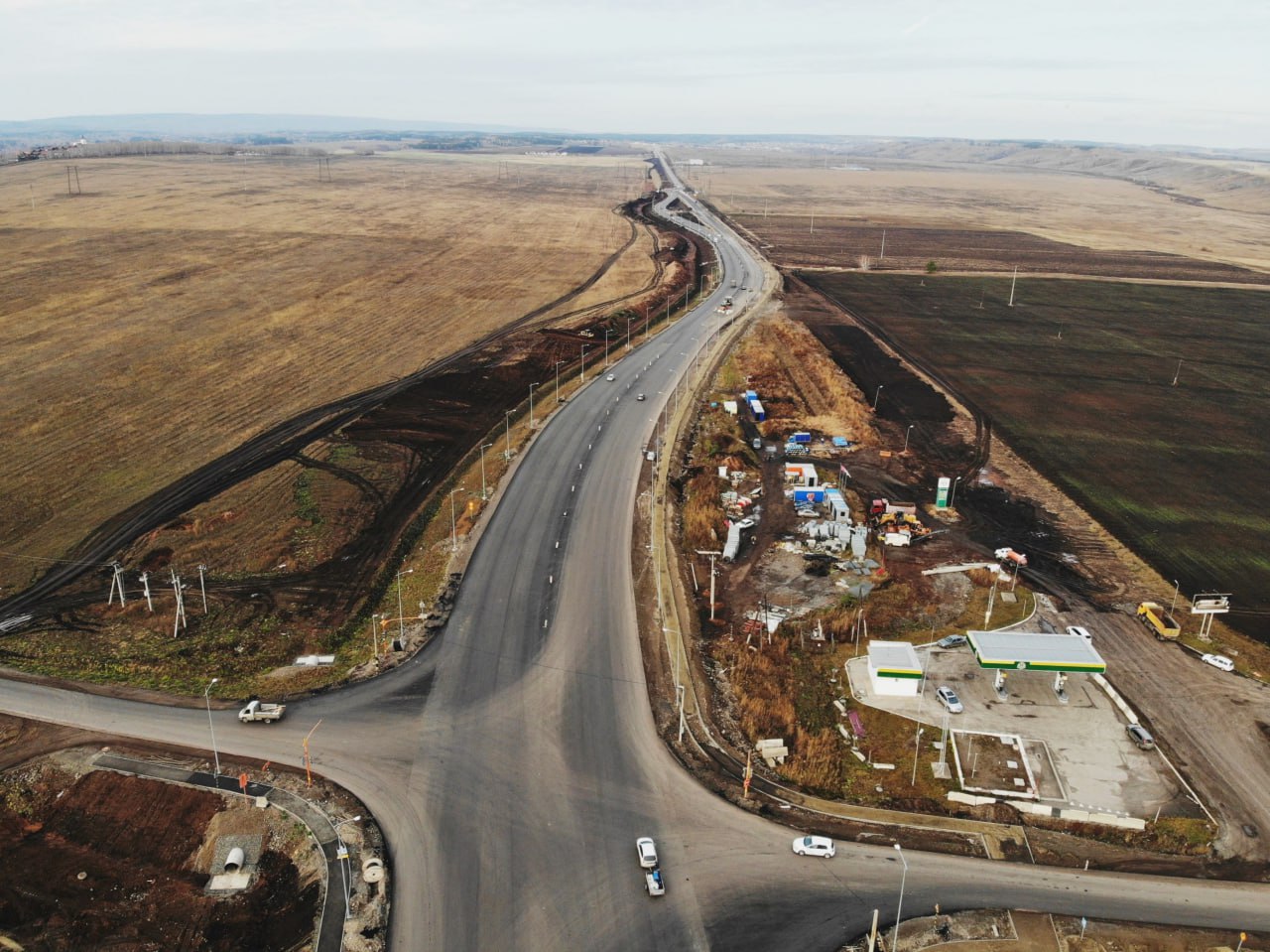 Сегодня совместно с руководителями заказчика КГКУ КРУДОР и подрядчика АО КрайДЭО осмотрели ход реконструкции на трассе Красно...