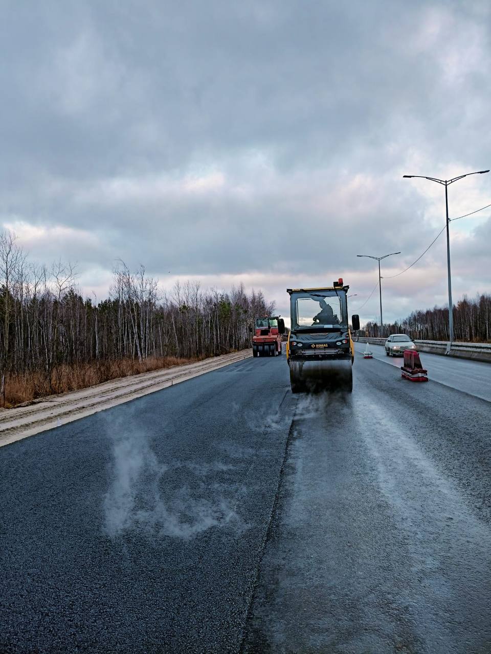 На участке капитального ремонта автодороги Сургут - Нижневартовск завершаются работы, запланированные на 2023 год.В этом году...