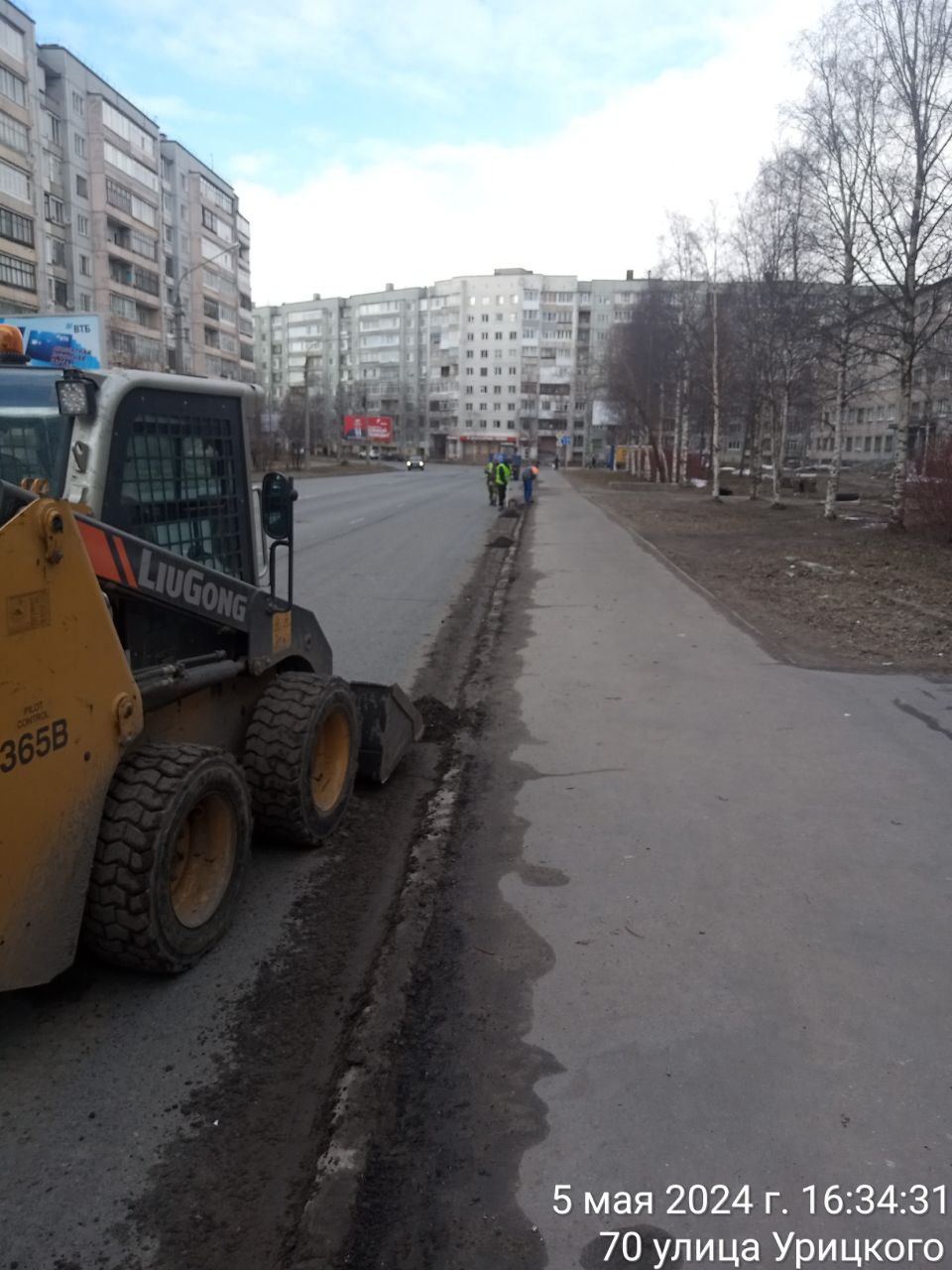 АО "Мезенское дорожное управление" выполняет комплекс работ по содержанию городских улиц в Архангельске и Северодвинске.В дне...