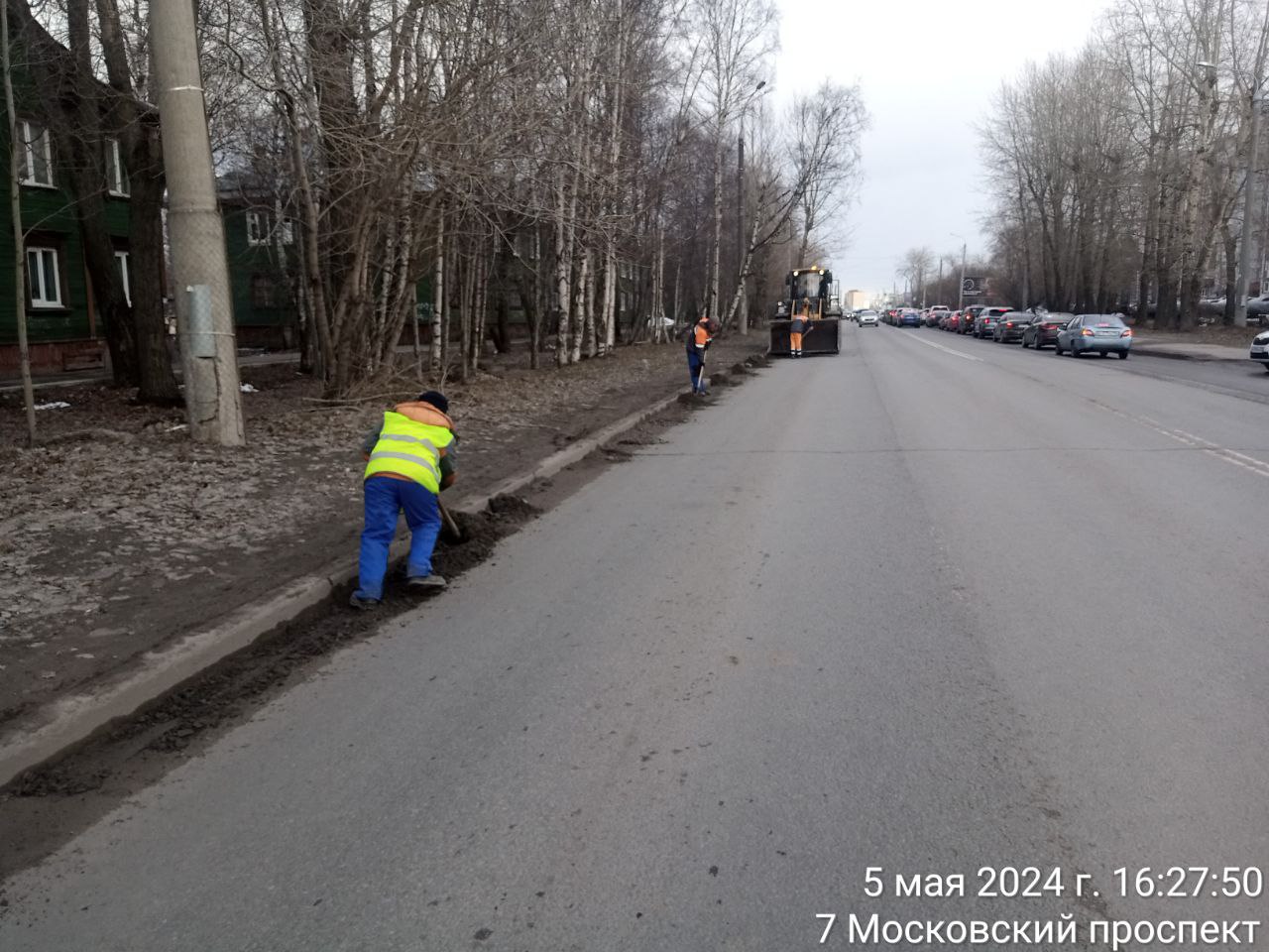 АО "Мезенское дорожное управление" выполняет комплекс работ по содержанию городских улиц в Архангельске и Северодвинске.В дне...