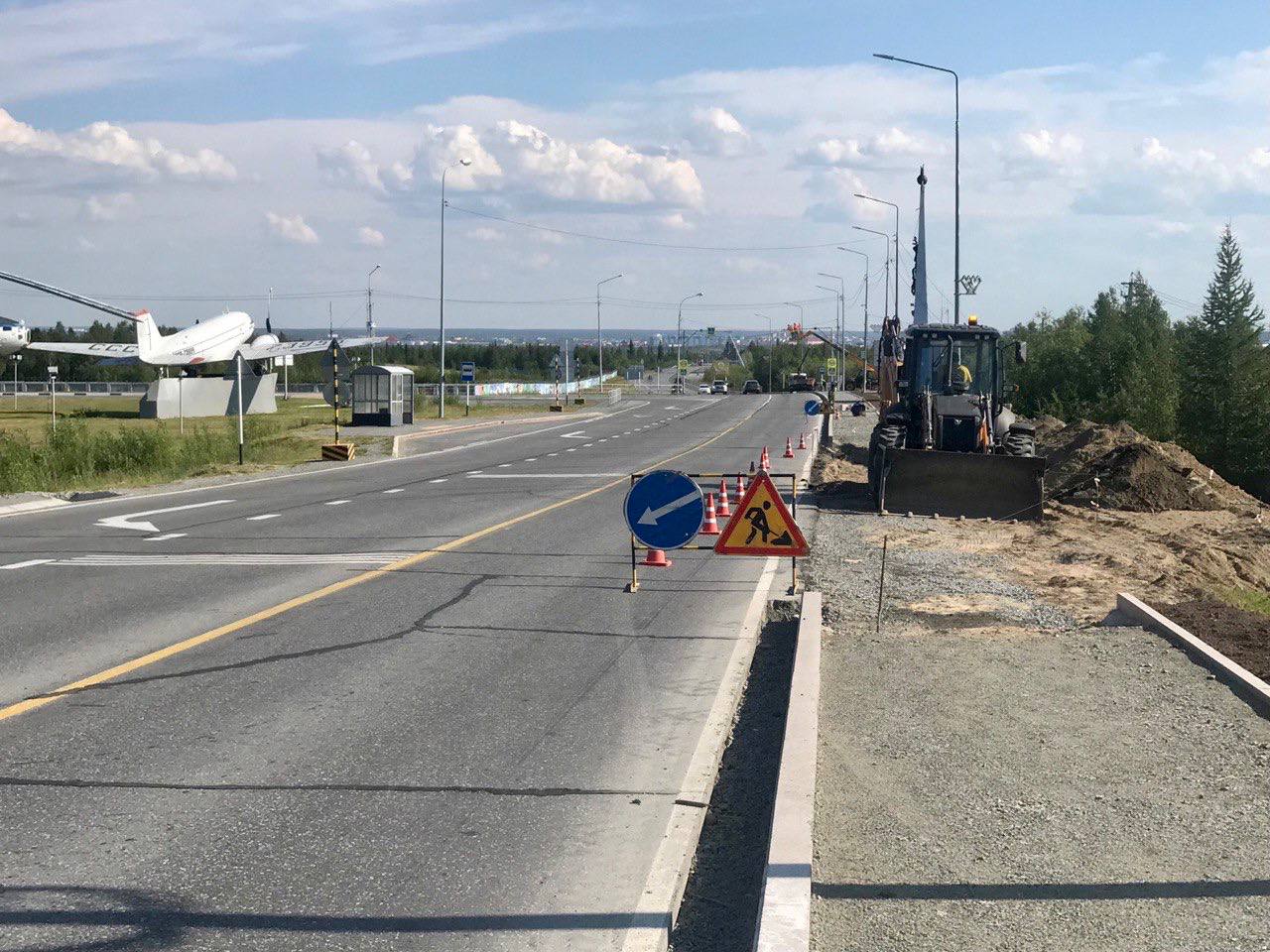 В настоящее время работы по устройству тротуаров в районе лыжной базы Салехарда находятся на завершающем этапе. Щебеночное ос...