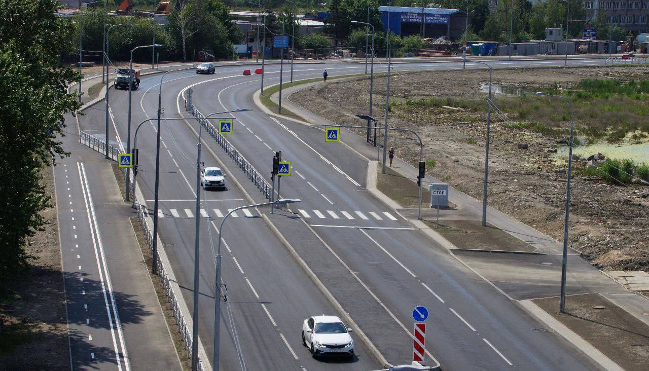 В Московском районе по поручению губернатора капитально отремонтирован Дизельный проезд. Жители обратились к главе города с ж...