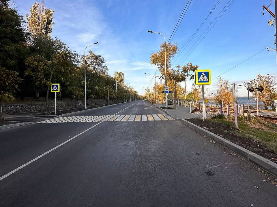 В Мариуполе отремонтировано более 50 км дорожной сетиДорожниками Государственной компании «Автодор» уложено около 200 тысяч т...