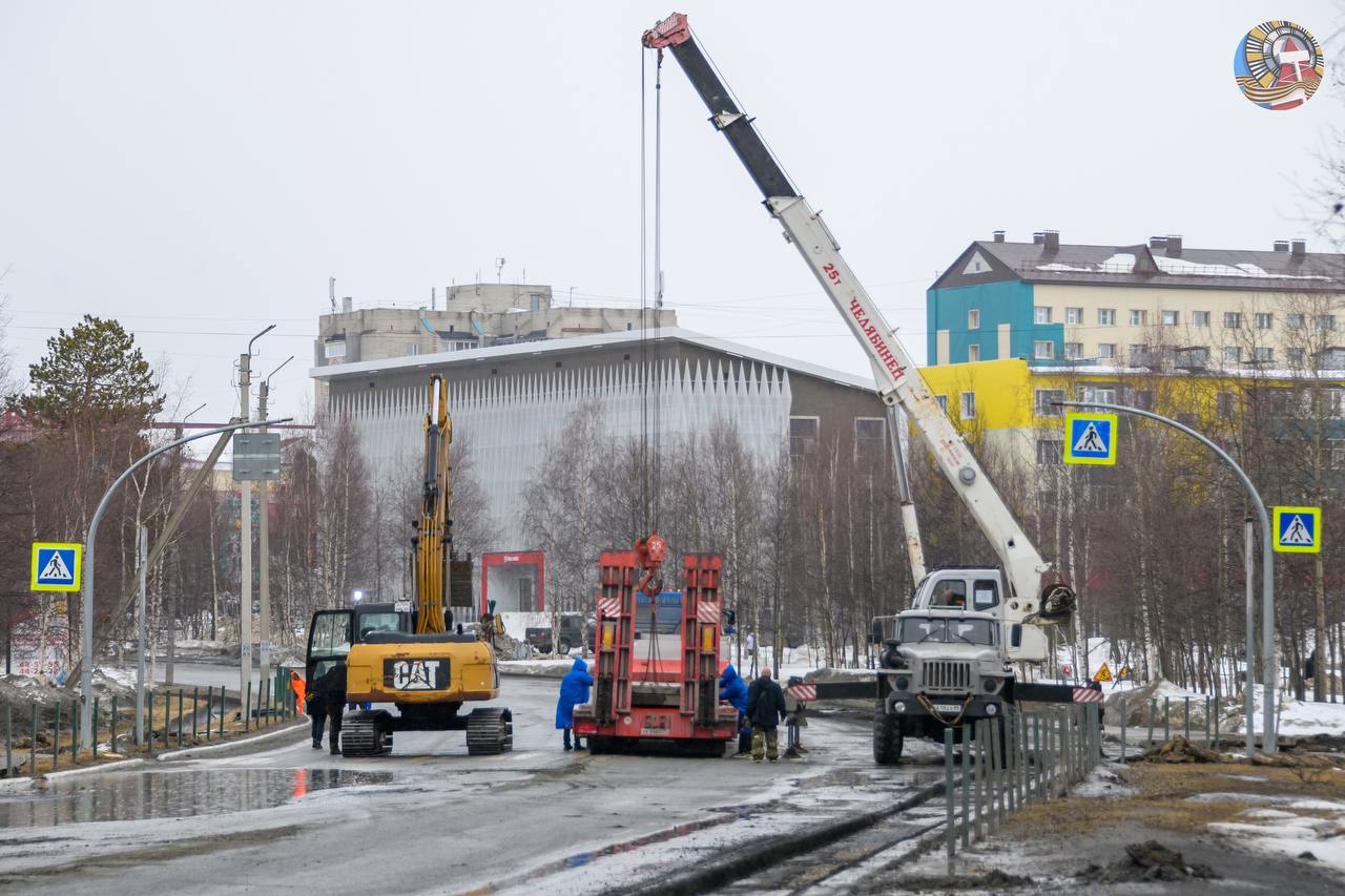 В Ноябрьске приступили к капитальному ремонту дороги на проспекте Мира. Это участок от перекрестка проспекта Мира с ул. Ленин...