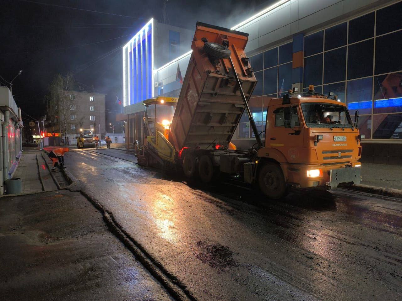 В Кирове ведутся работы по благоустройству автовокзалаНа автовокзале города Кирова начались работы по благоустройству прилега...