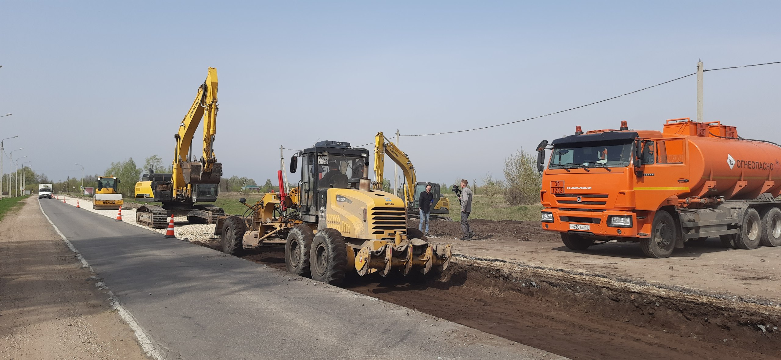 В Добровском районе с прошлого года идет капитальный ремонт 8-километрового участка дороги Липецк – Борисовка, начиная от при...