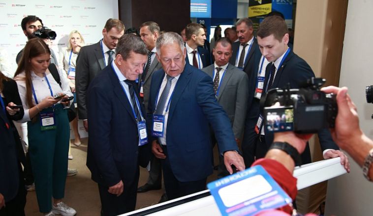 Какой станет сеть федеральных дорог России обсуждают на открывшимся сегодня в Сочи VII Международном форуме «Инновационные те...