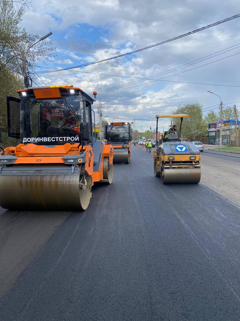 Дорожные службы приводят в порядок ул. Брянская. Одна из ключевых магистралей Центрального района вызывала много нареканий у...