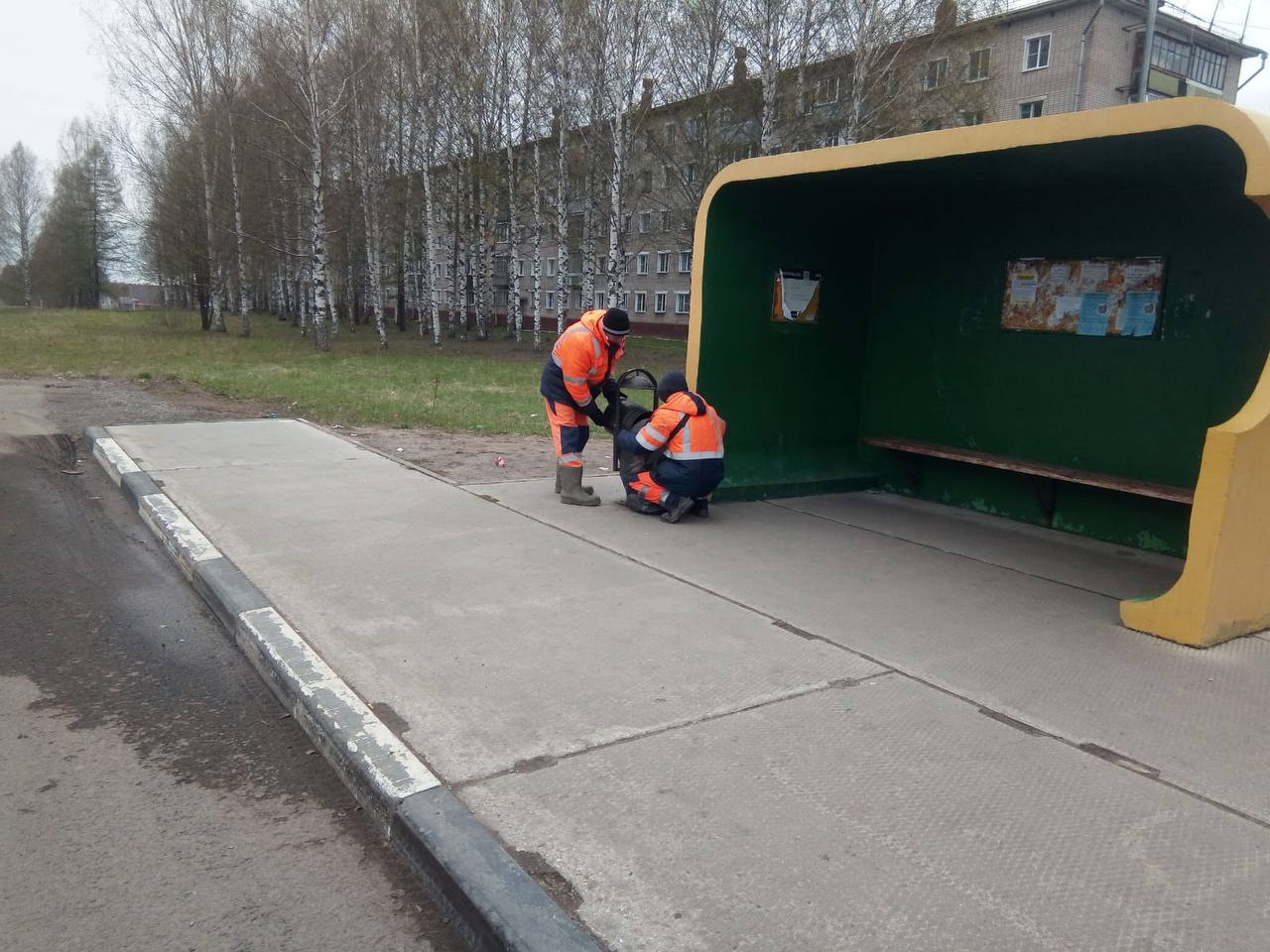 Весенне-летнее содержание автодорог продолжается Силами сотрудников АО "Вятавтодор" выполняются следующие виды работ в рамках...