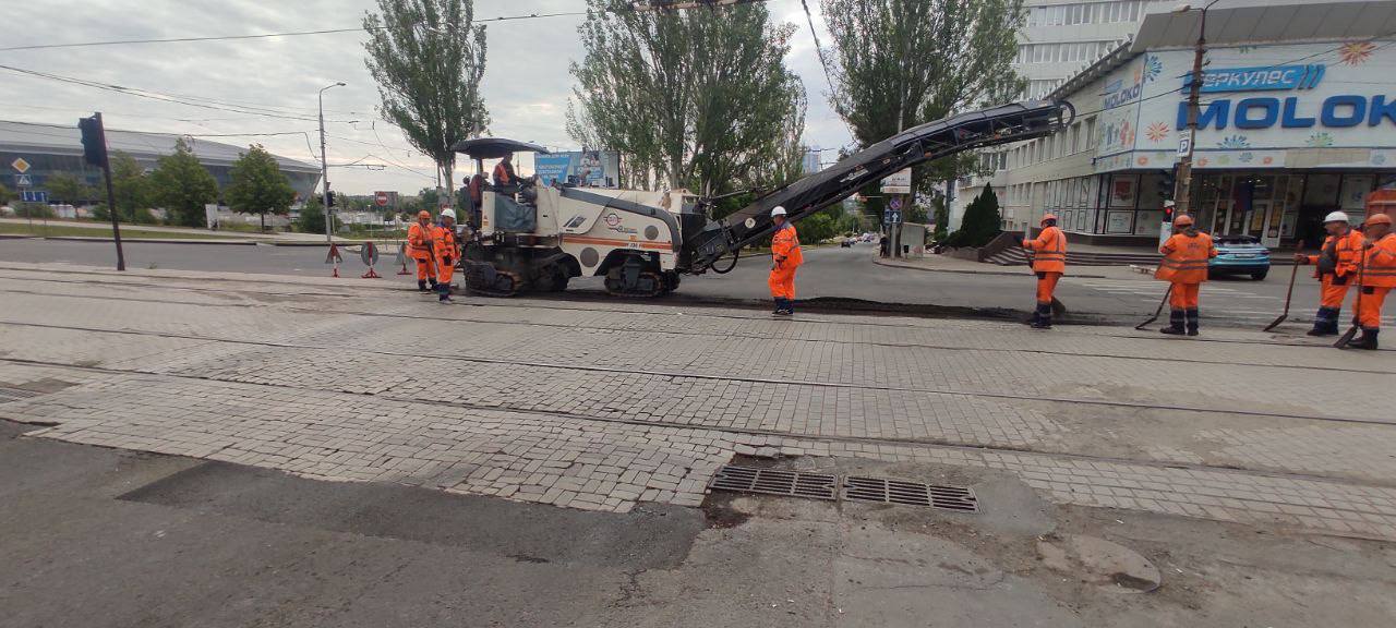 продолжаем текущий ремонт дорожного покрытия по проспектам Мира и Ватутина в Ворошиловском районе продолжаем текущий ремонт д...