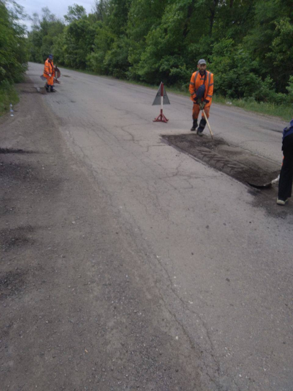 продолжаем текущий ремонт дорожного покрытия по проспектам Мира и Ватутина в Ворошиловском районе продолжаем текущий ремонт д...