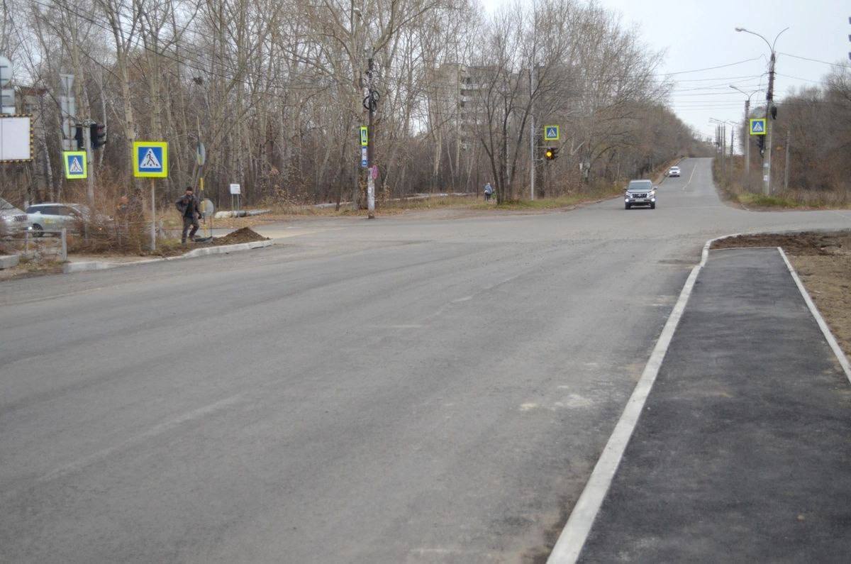 В Комсомольске-на-Амуре досрочно завершились дорожные работы по нацпроекту "Безопасные качественные дороги"В этом году в Комс...