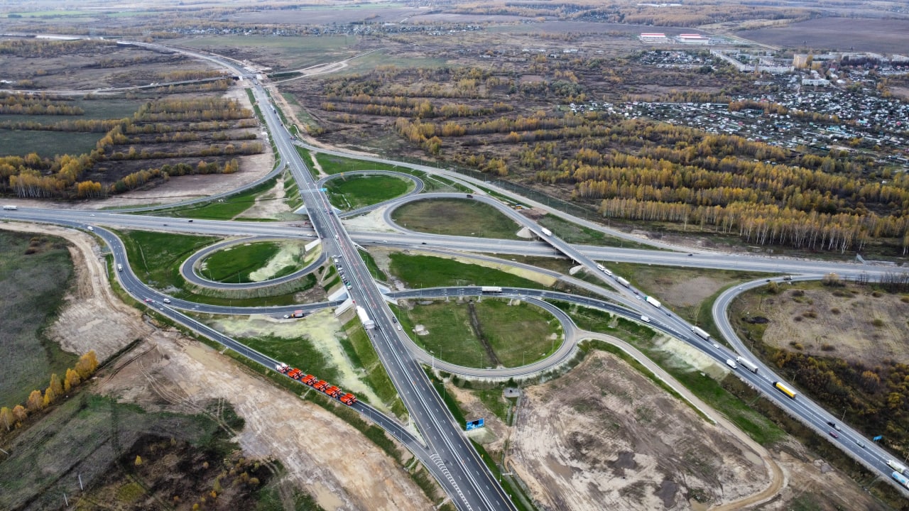 Первый участок М-12 во Владимирской области открыт

По телемосту из Казани старт движению дали помощник Президента РФ Игорь Л...