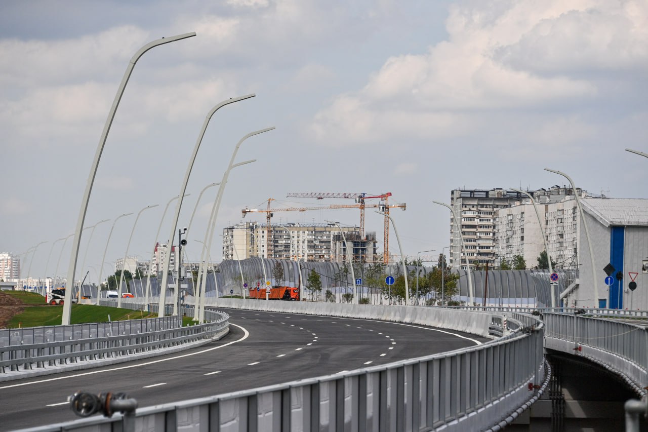 Хорошие новости для автомобилистов!Мэр Москвы Сергей Собянин открыл для них новый участок на юге Московского скоростного диам...