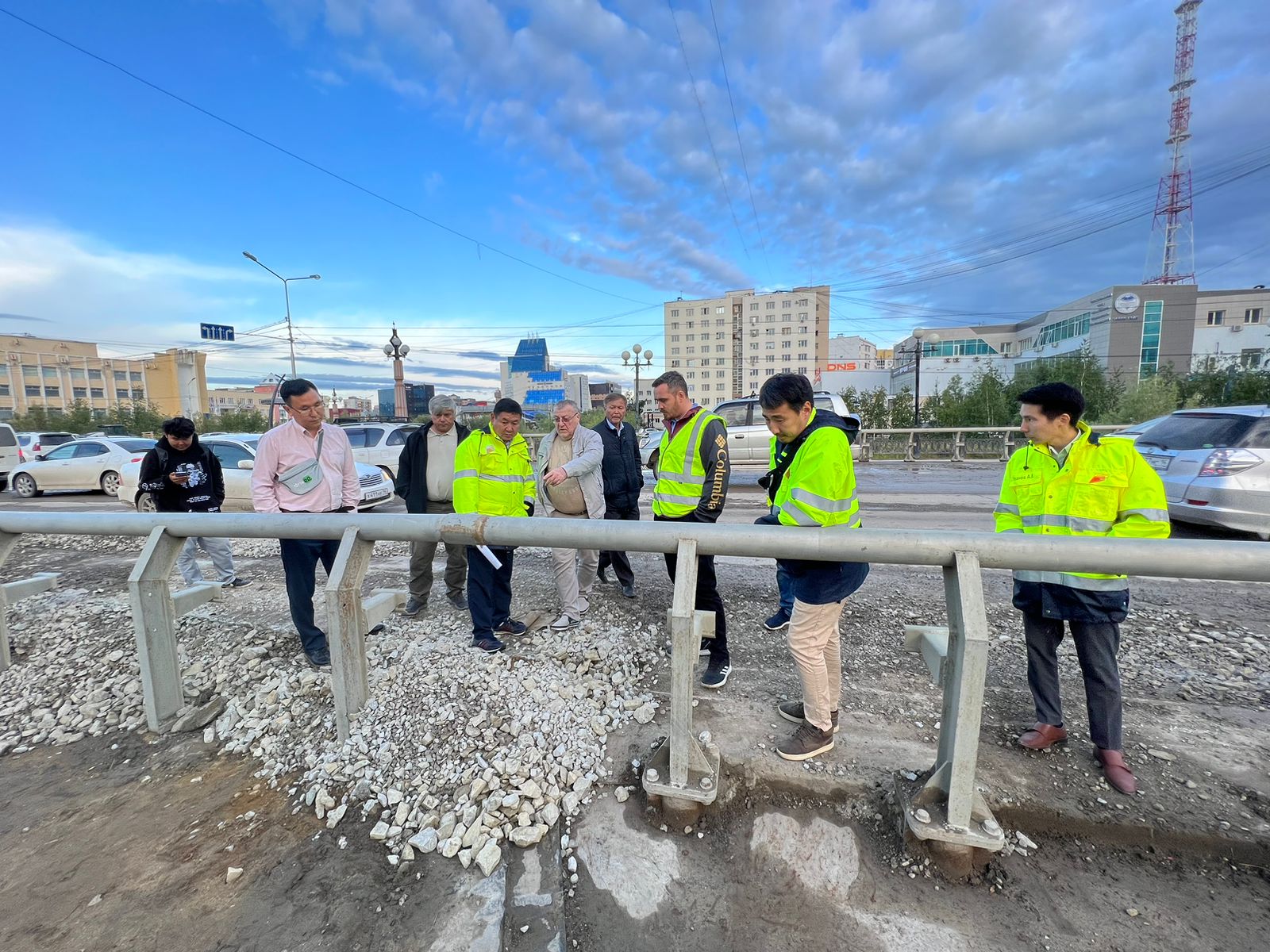 Минтранс Якутии проверил ход капремонта главного проспекта города Якутска, реализуемого при поддержке нацпроекта «Безопасные...