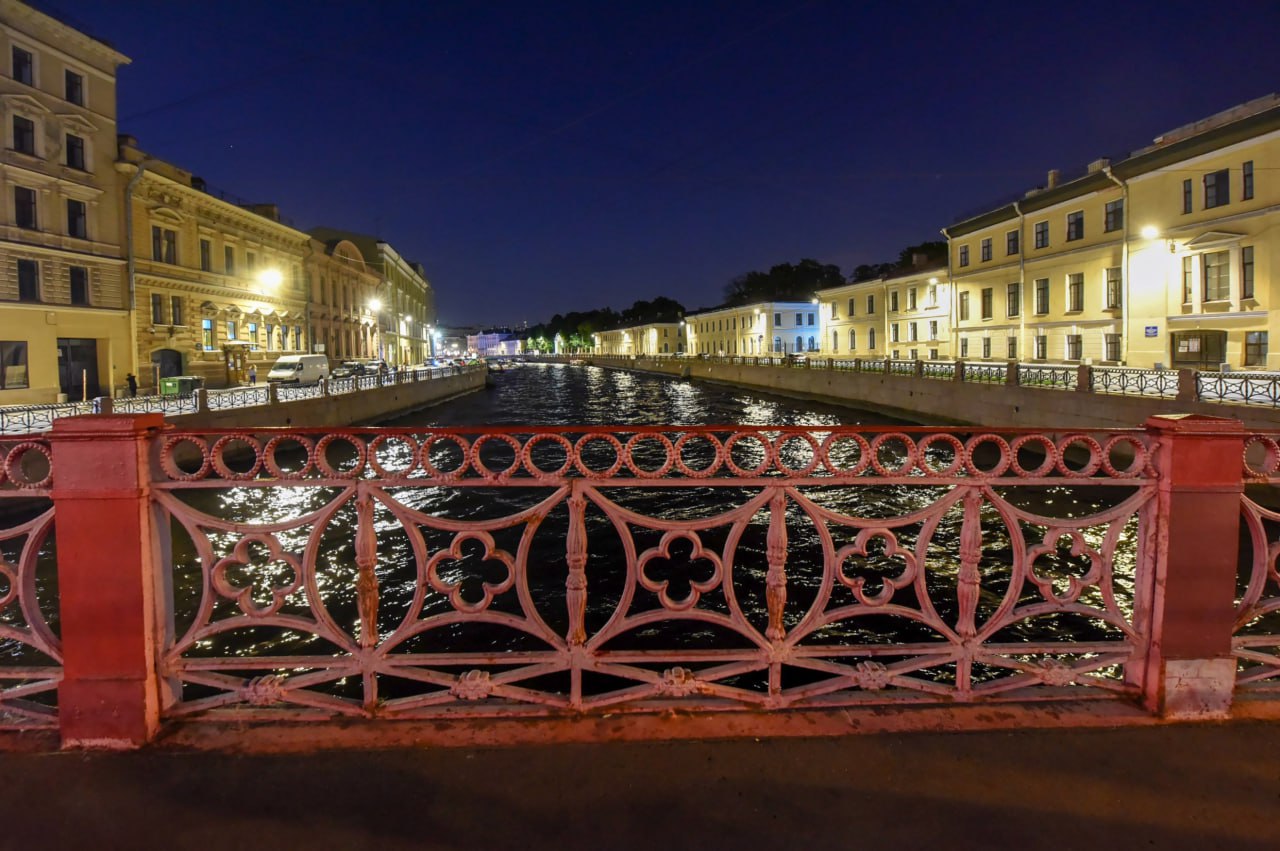 красный мост в санкт петербурге