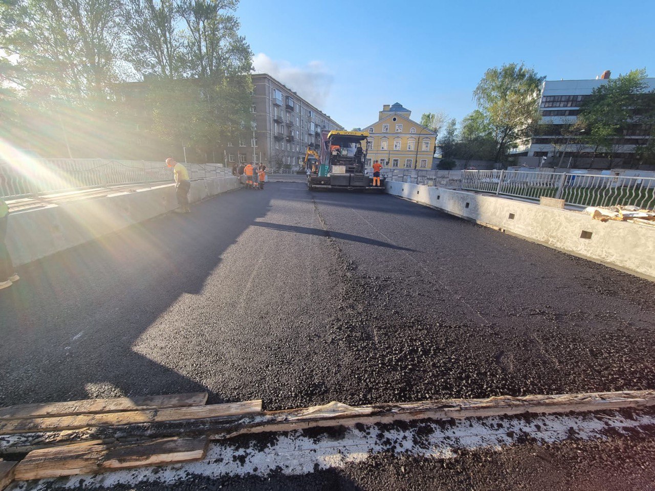 В Приморском районе завершили асфальтирование моста через Черную речкуВ сентябре прошлого года специалисты АО «ПО «Возрождени...