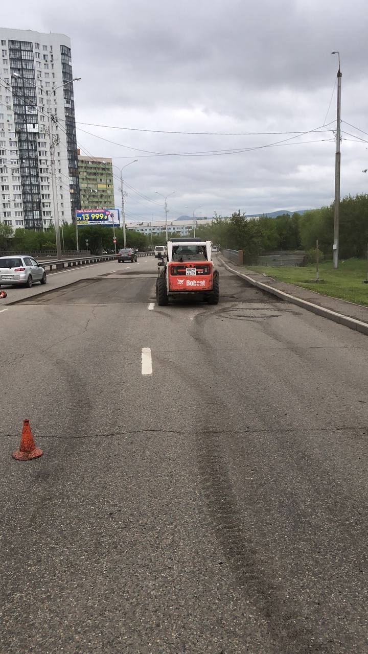 Технология укладки асфальтобетона. Для чего нужно обеспыливать основание?Прочная и надежная дорога начинается с того, что уча...