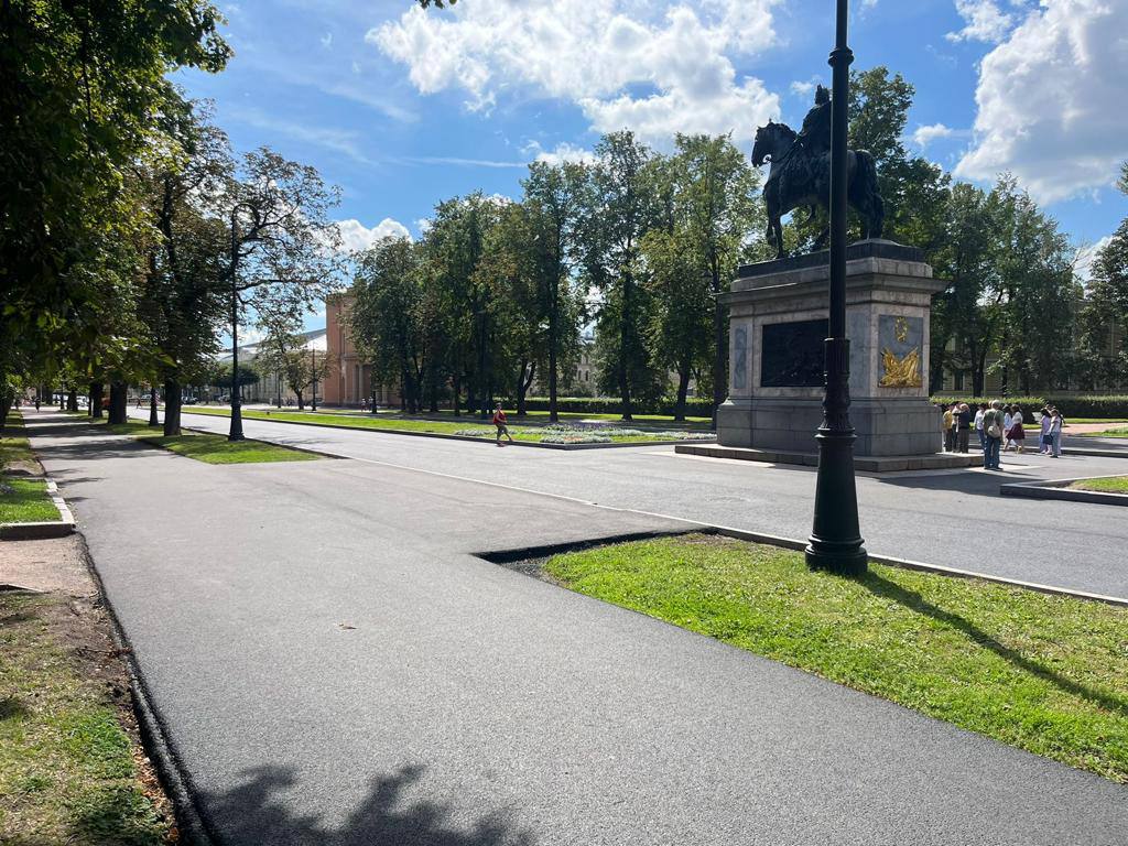 В Центральном районе обновили дорогу к Михайловскому замкуВ нормативное состояние приведена Кленовая улица, которая является...