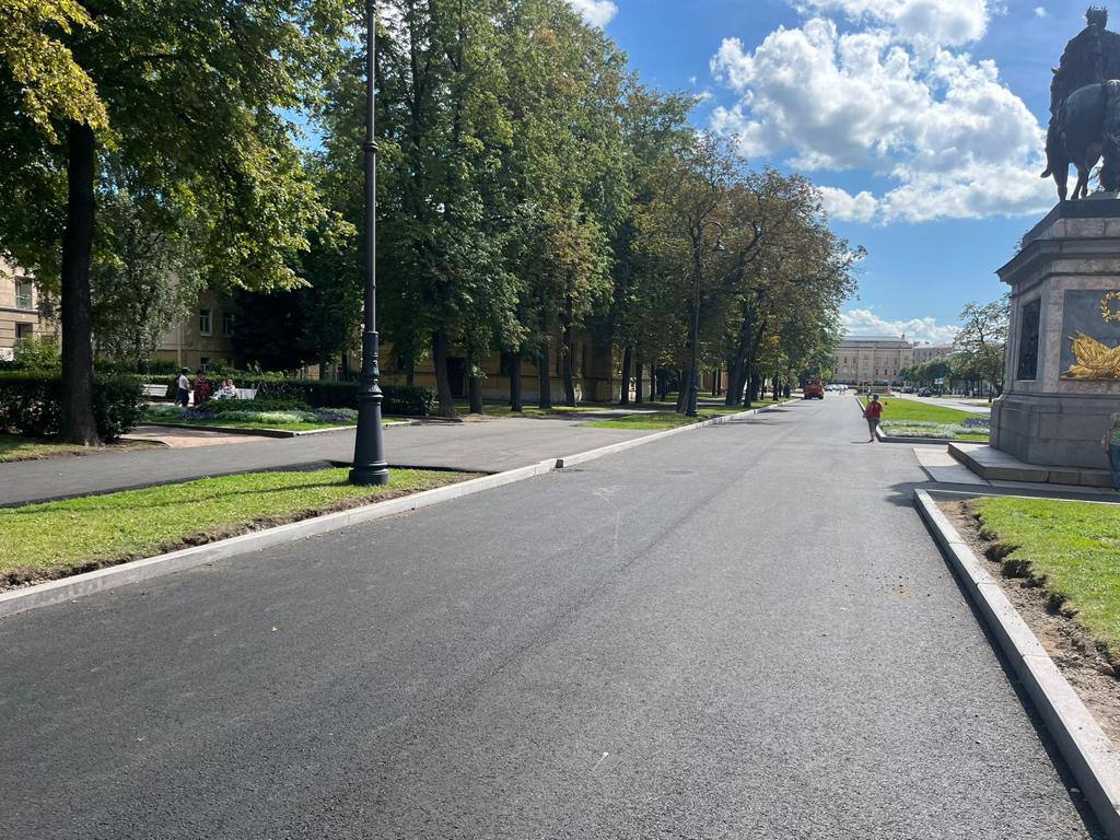 В Центральном районе обновили дорогу к Михайловскому замкуВ нормативное состояние приведена Кленовая улица, которая является...