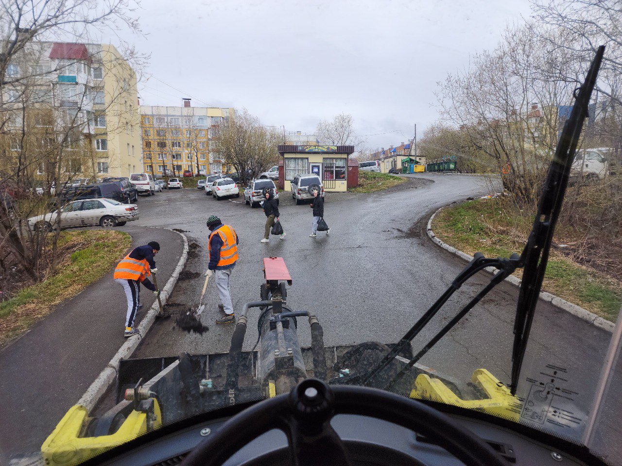 Город день за днем: ИТОГИ НЕДЕЛИМероприятия в рамках весенне-летнего содержания дорог проходят во всех районах города ежеднев...