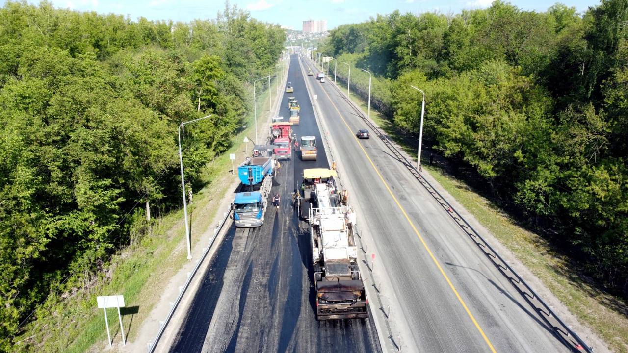 Движение по Демскому шоссе в Уфе открыто. В выходные, 25 и 26 мая, дорожники обновили асфальтобетонное покрытие на участке от...