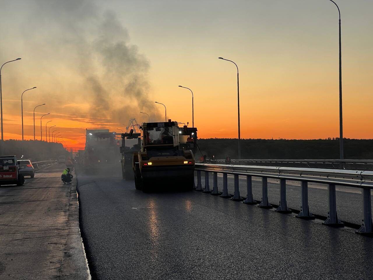 В Самарской области на мосту через Волгу стартовали работы по устройству верхнего слоя покрытия из щебеночно-мастичного асфал...