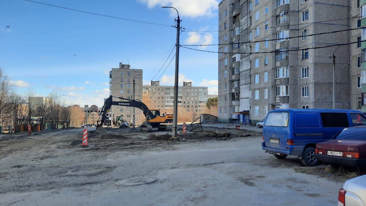 План «На Севере – жить»В Оленегорске началась дорожная кампания. Участок ремонта - проезд от улицы Южная, д.3, корпус 4 до Мо...