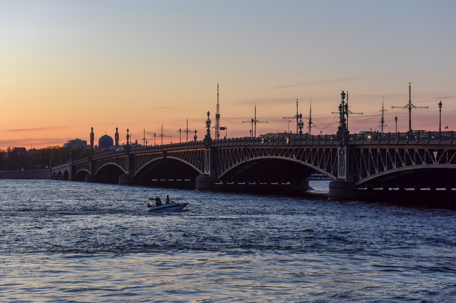 В Петербурге открылся новый мост!В Приморском районе Санкт‑Петербурга завершилось строительство моста через Черную речку в ст...