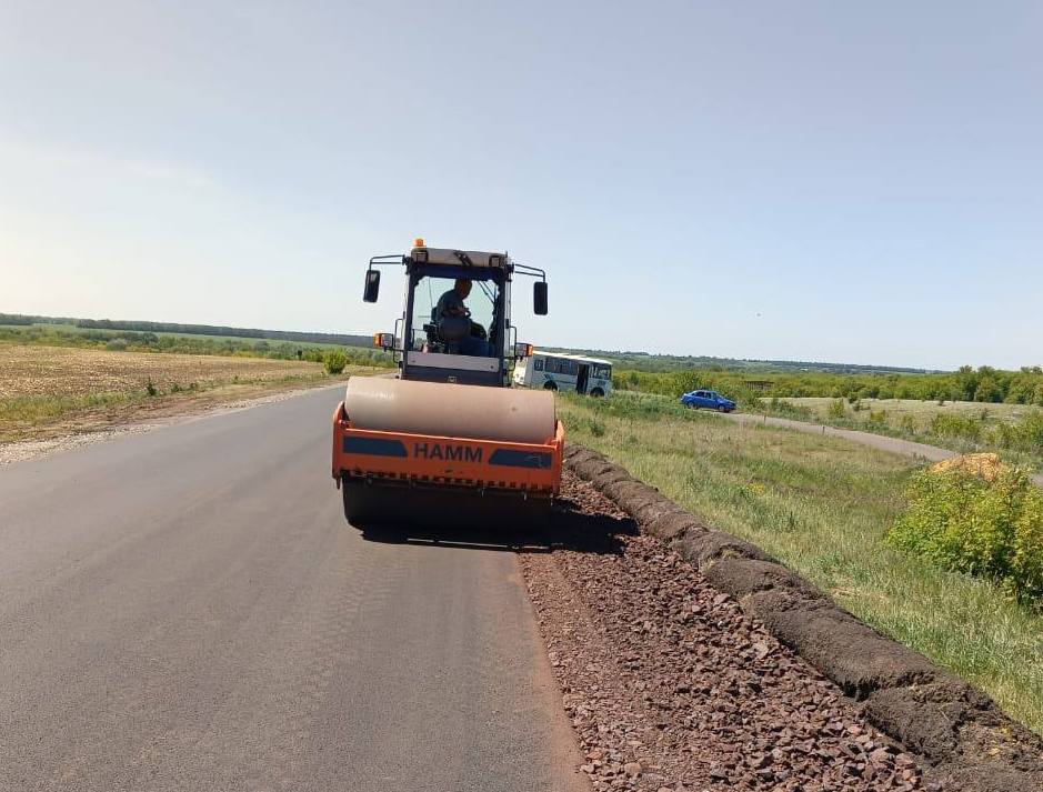 В Курской области ведется ремонт автодороги Курск - Касторное Благодаря реализации национального проекта «Безопасные качестве...