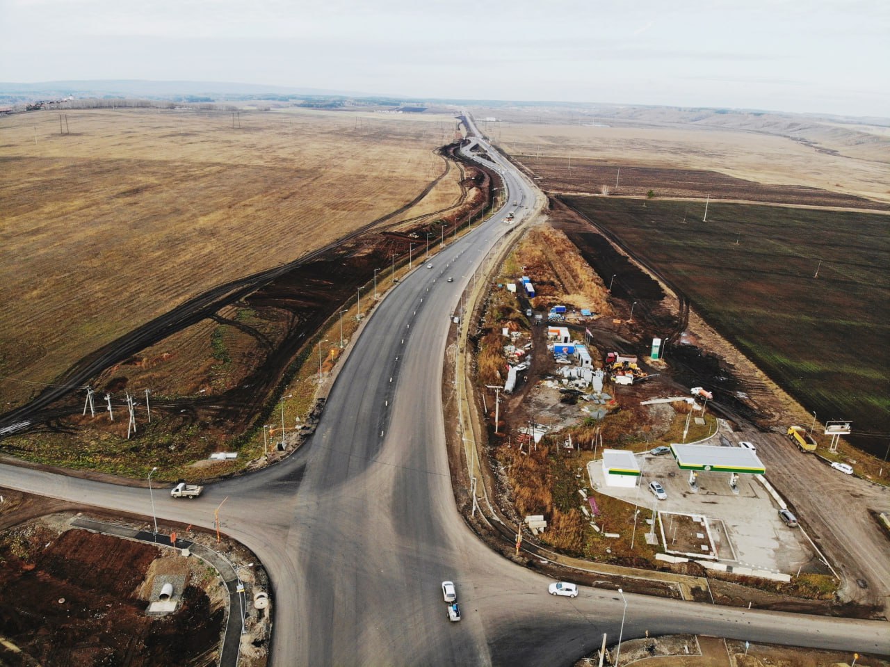 В этом году на дорогах края обновили 10 километров линий освещенияВ крае завершается установка освещения на трёх дорогах реги...