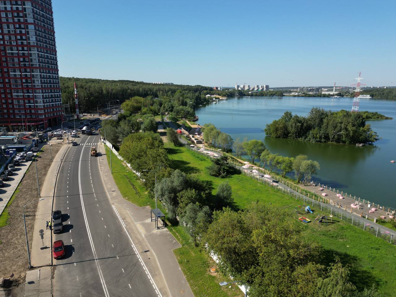 В Лобне продолжается строительство транспортной развязки на пересечении Дмитровского шоссе и Северного обхода Лобни – сейчас...